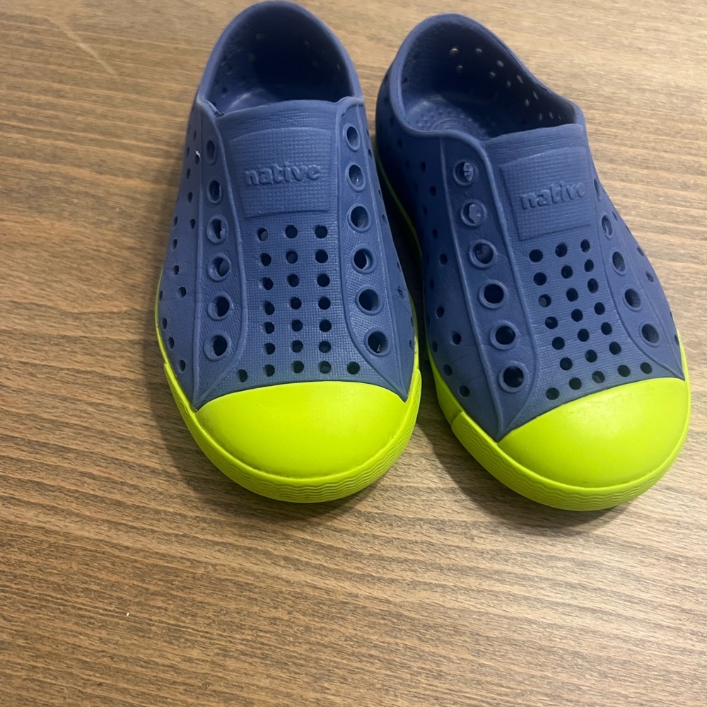 Native in Navy and bright Green